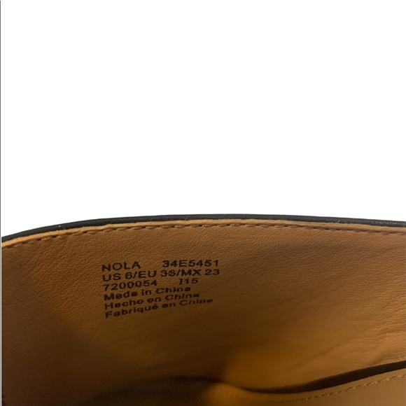 - Calvin Klein slip on leather heals. - Picture 5 of 14
